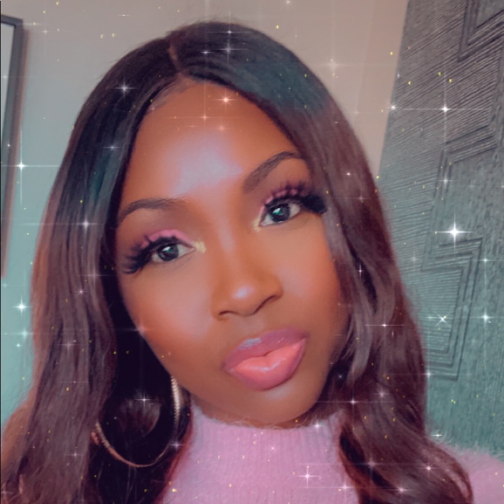 Meet your Posher, Ebony